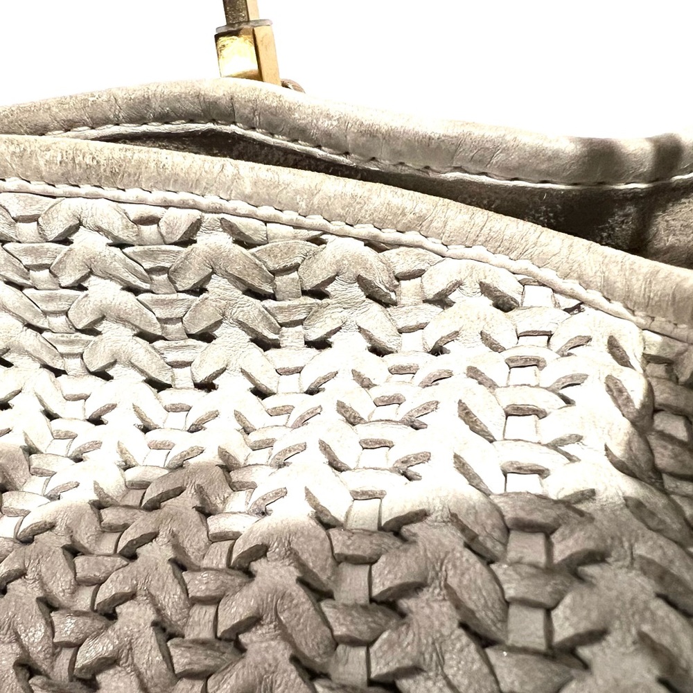 👜 Dior Avenue Bag - FIXER UPPER - Luxury Handbag Giveaway - Picture 5 of 15